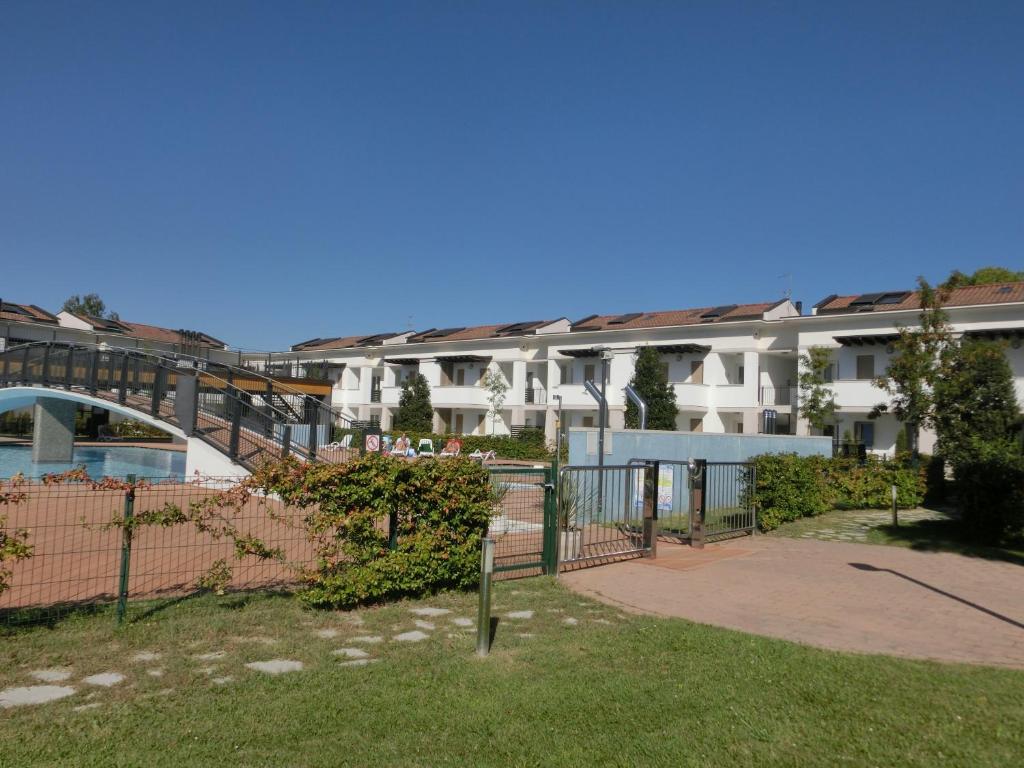 Villaggio Evanike Deluxe - 4