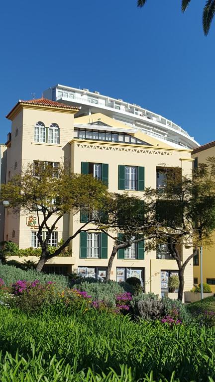 Apartamentos Turisticos Avenue Park — Hotel in Madeira Island