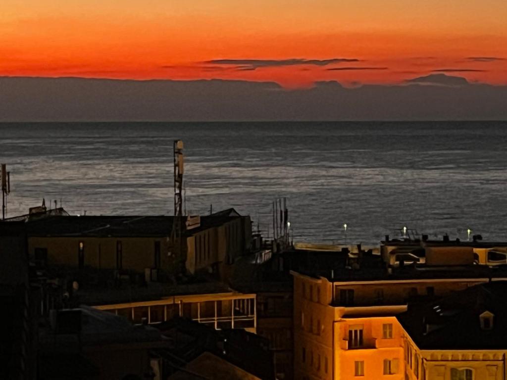 Appartamento tra le finestre blu della pigna - 1