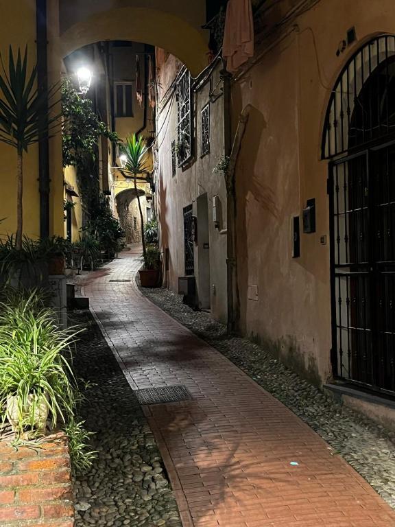 Appartamento tra le finestre blu della pigna - 2