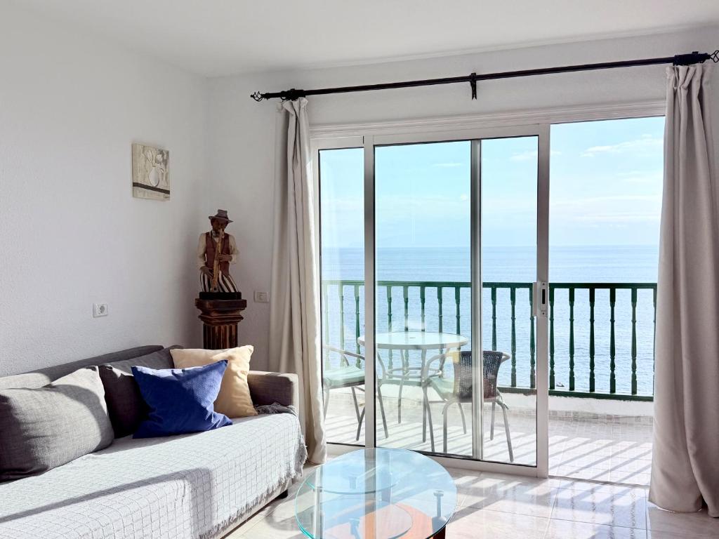Sunset & Ocean Views, Beachfront Apartment, LG501 - 1