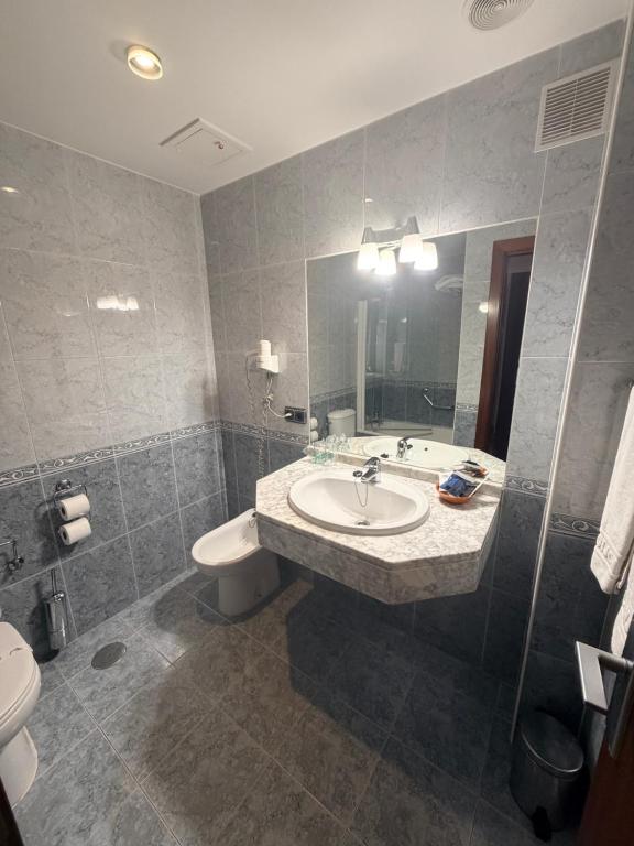 Hotel Gijon - 4