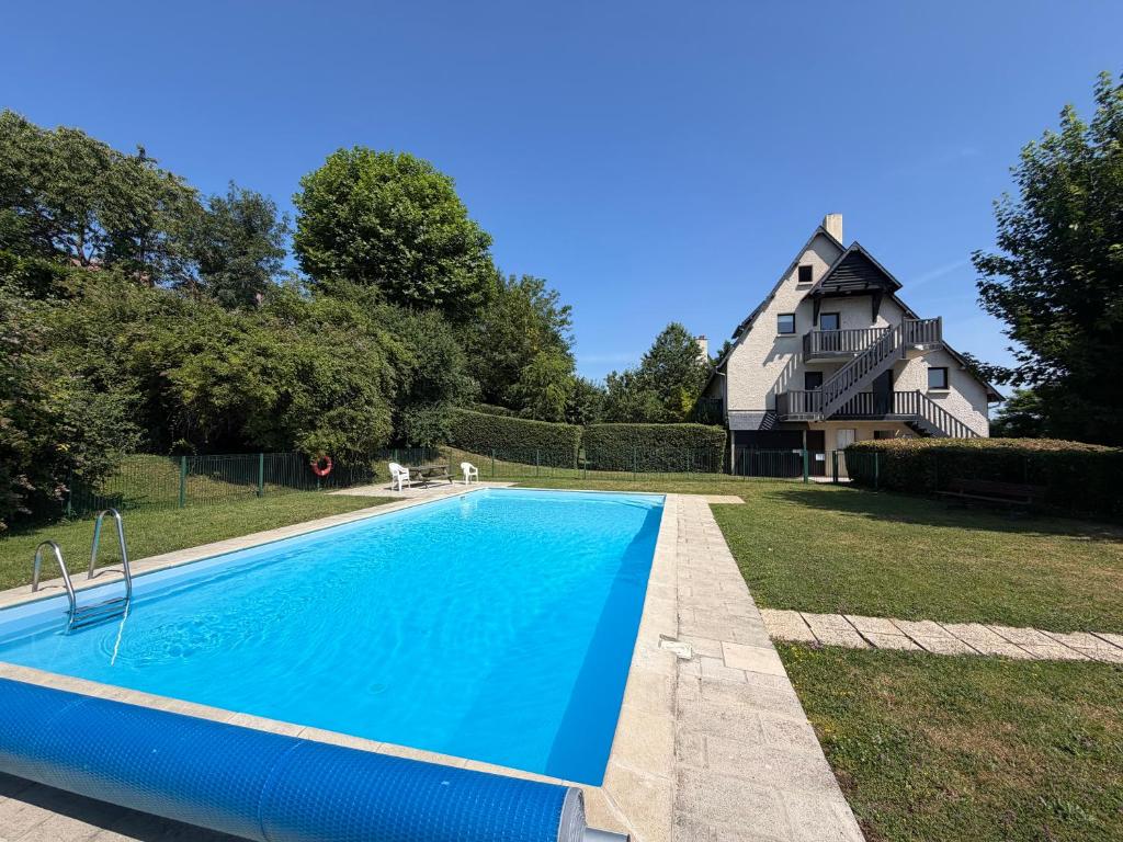 Charming apartment with tennis court and pool - 3