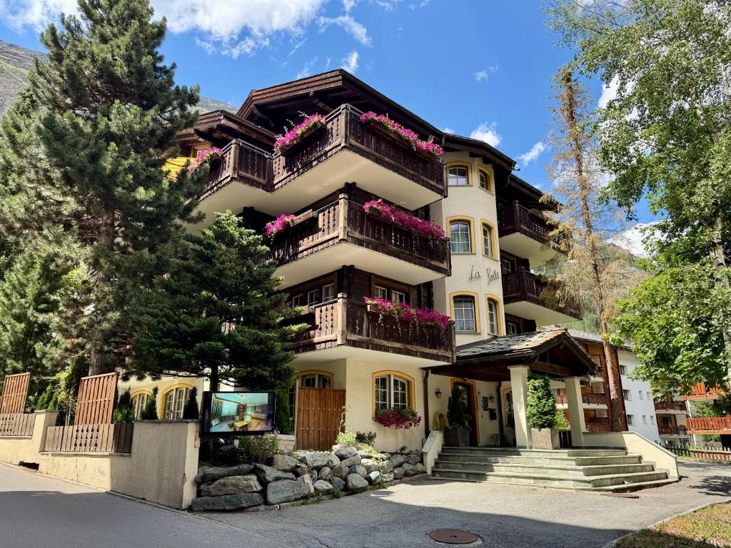 LaPerle Apartments & Spa Access at Alpen Resort - 4