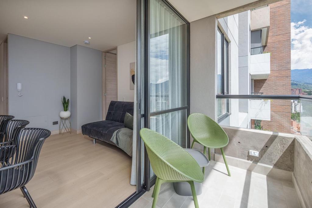El Tesoro 1BR Coworking, Rooftop & Market AC - 3