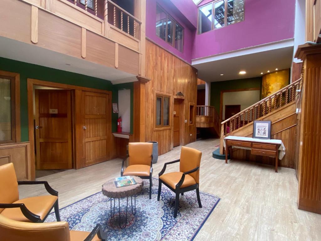 Cavi Rooms 605 - 3
