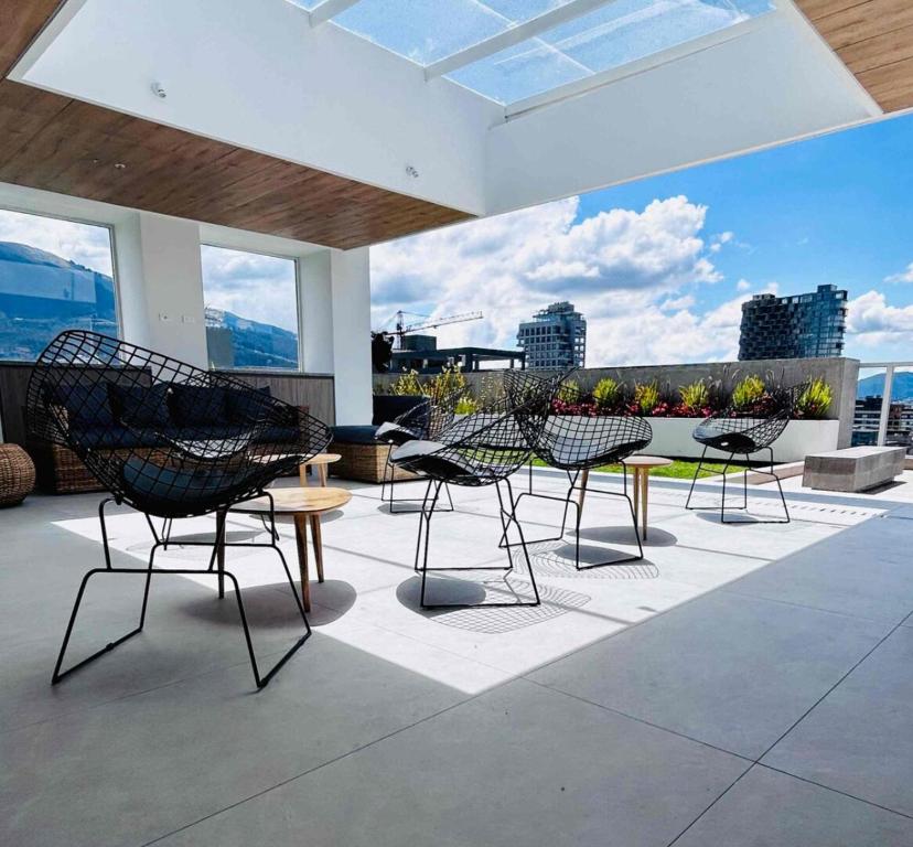 Exclusive Luxury Suite with Pool & Scenic Balcony, wiffi, parking - 5