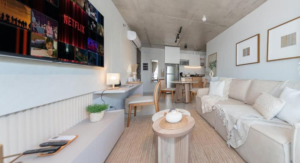 Chic Designer Flat Overlooking the City - 4