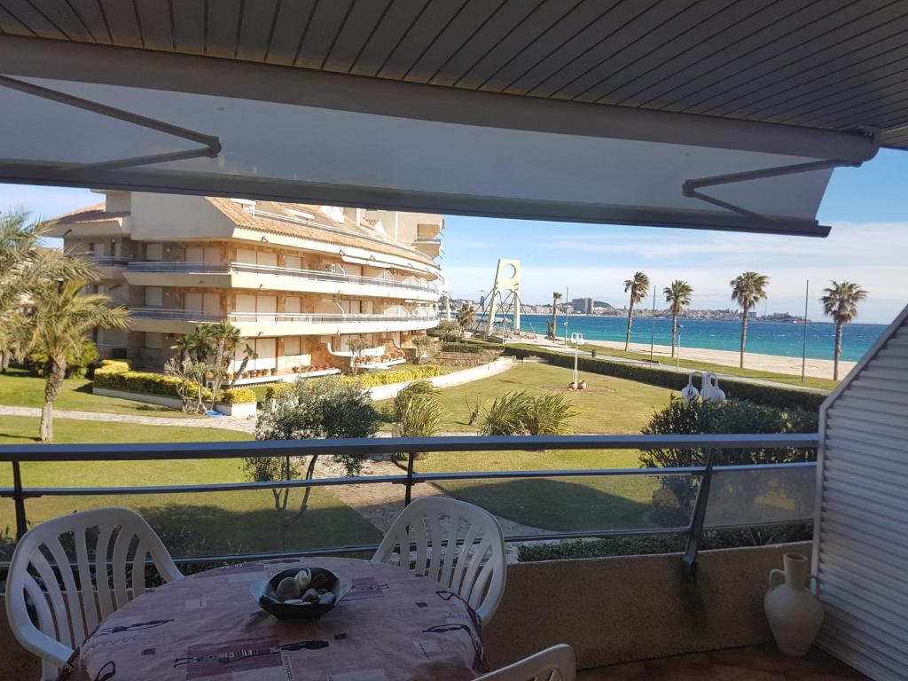 Apartaments Maritim Torre Valentina — Hotel in Sant Antoni de Calonge