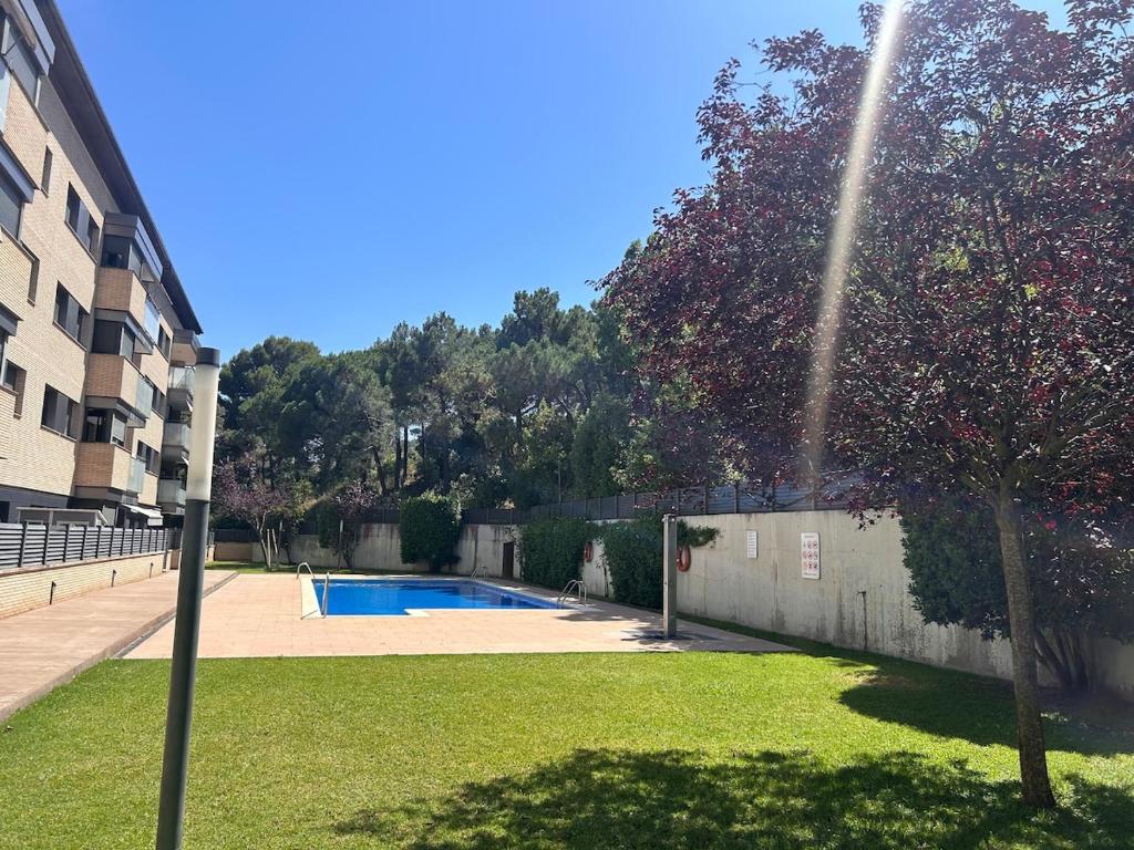 Apartment with Pool and Parking - 2