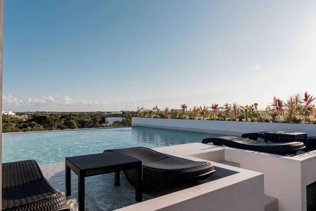 Apt with Private Plunge Pool and Rooftop - 2