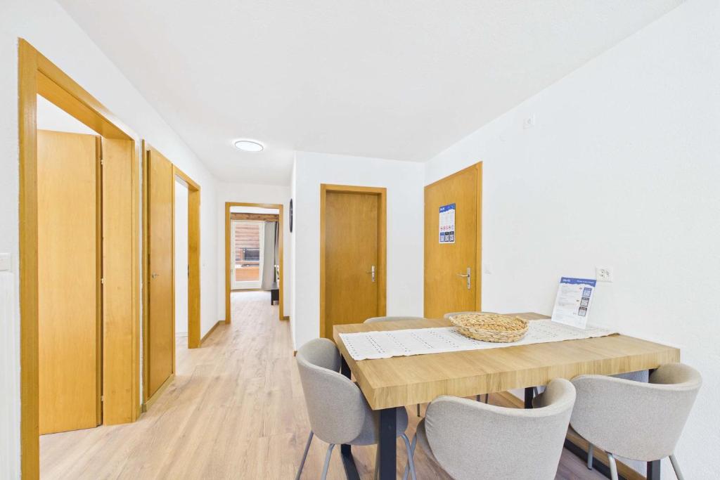 Cozy Alpine Escape for Families & Groups near Saas - 3