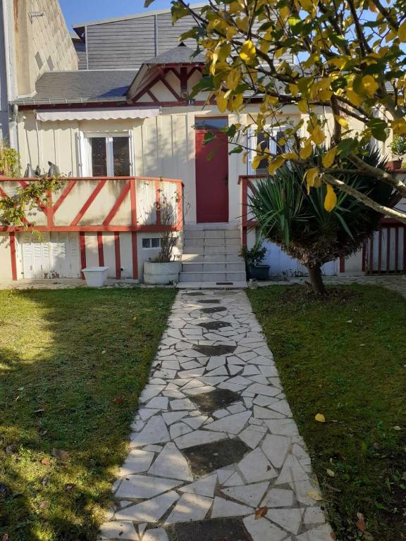 Charming fisherman's house, 15-min walk to the beach - 1