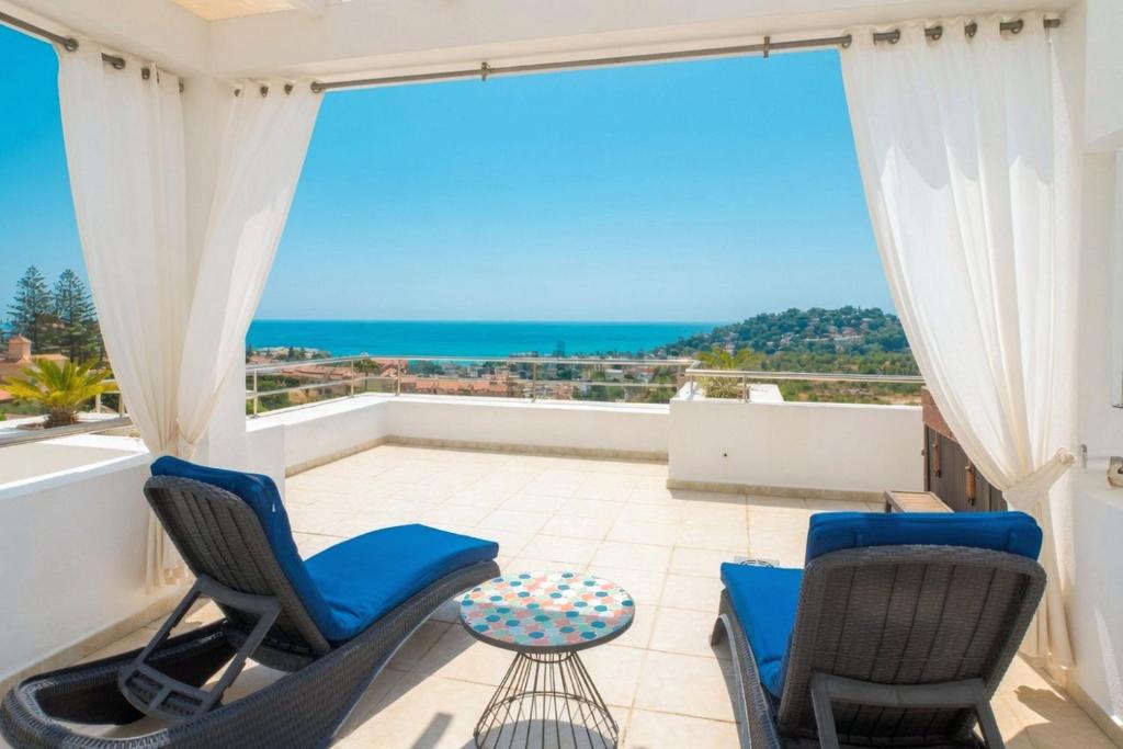Exclusive Malaga Villa with Sea Views and Rooftop Terrace - 2