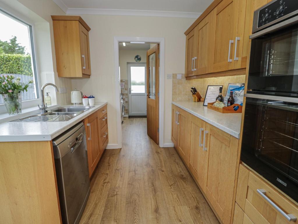 Bay View, Benllech photo 4