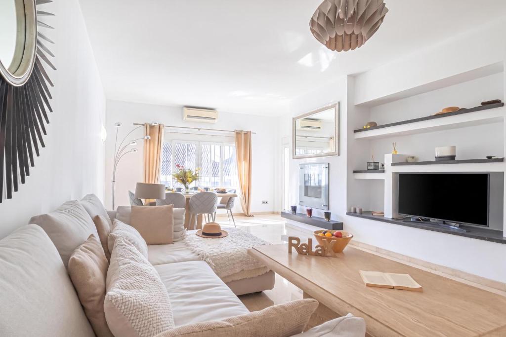 Puerto Banus Near La Sala By The Sea - Happy Rentals - 5