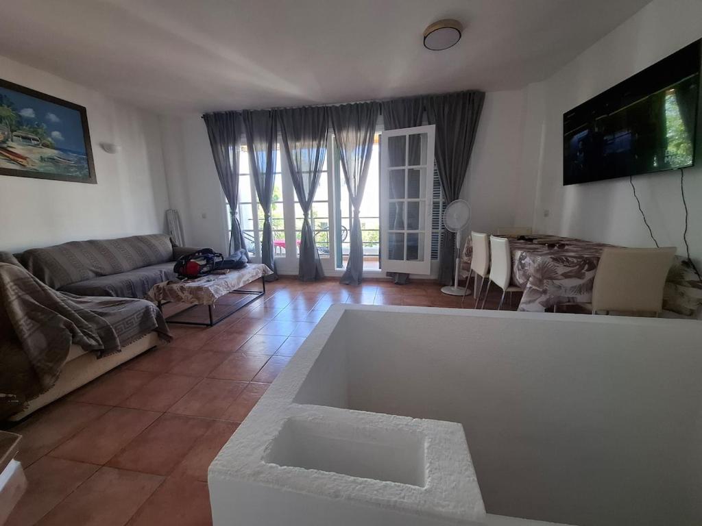 2BR Apartment & Pool & Terrace & Walk to Beach - 5