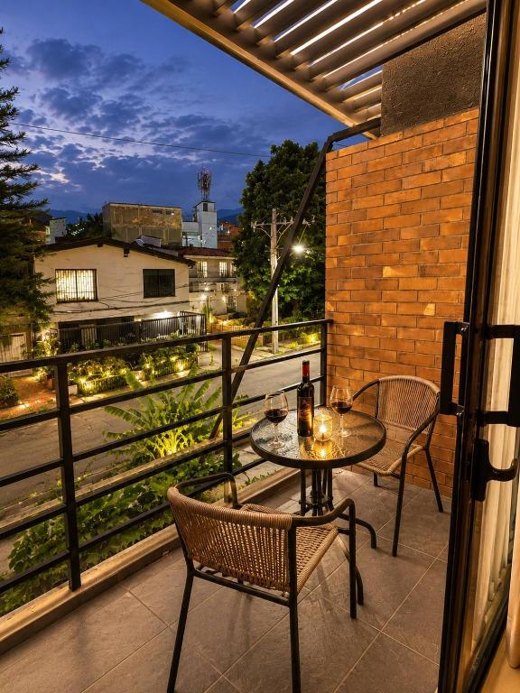 Luxury Duplex Loft AC Rooftop Jacuzzi Laureles - 1