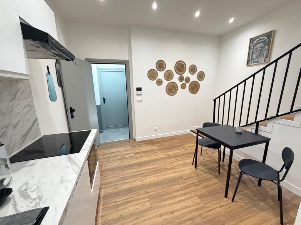 11 rue ROUGUIERE - 4