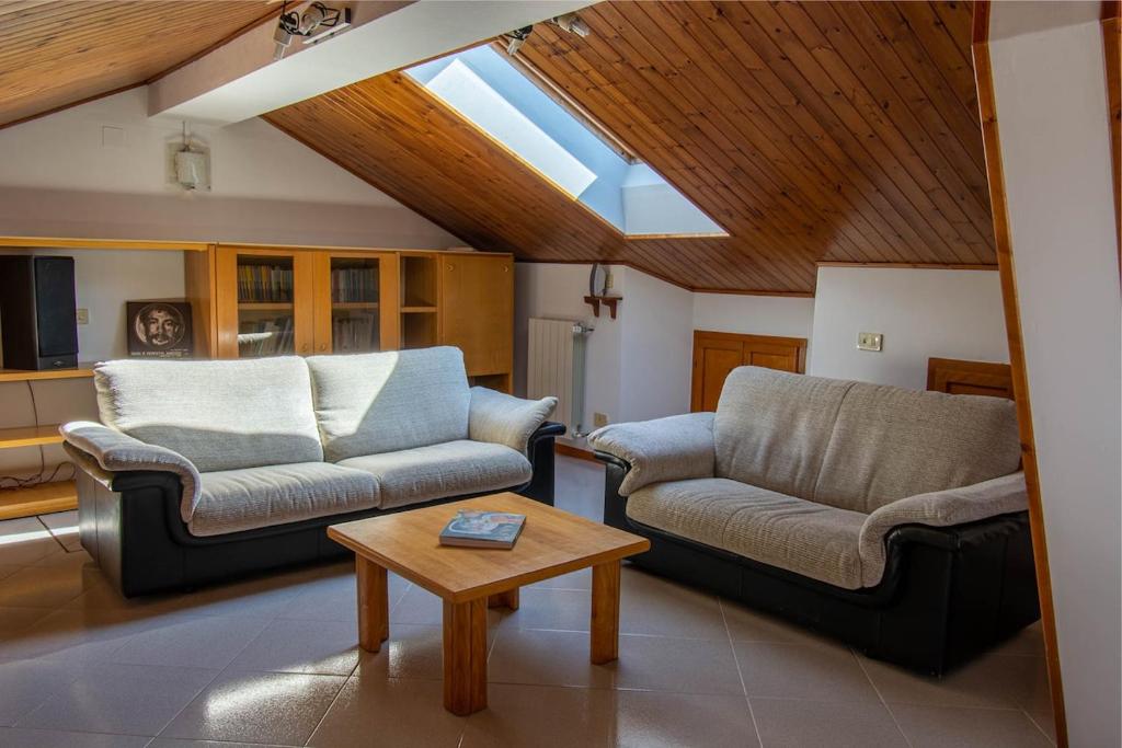 Terraced House - Quiet neighborhood - Free Parking - 3
