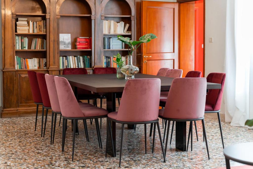 Venetian Velvet - 1