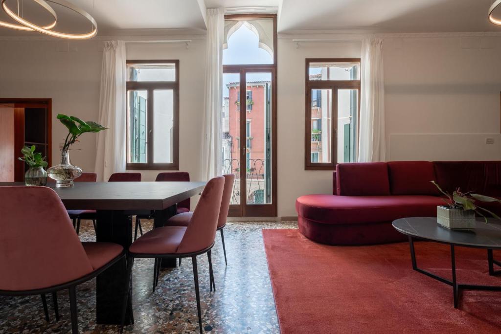 Venetian Velvet - 4