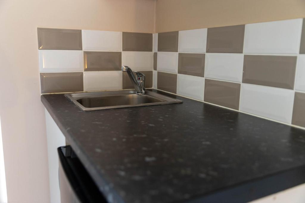 Kitchen, Roger Ground Guest House - with Onsite Car Parking in Windermere
