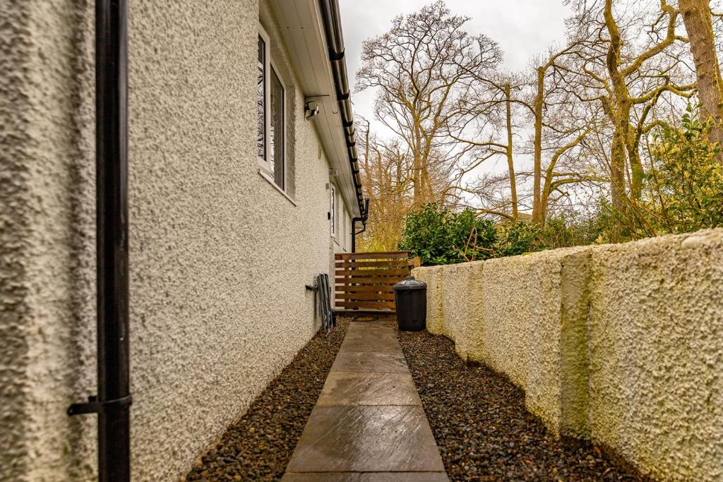Exterior view, Roger Ground Guest House - with Onsite Car Parking in Windermere