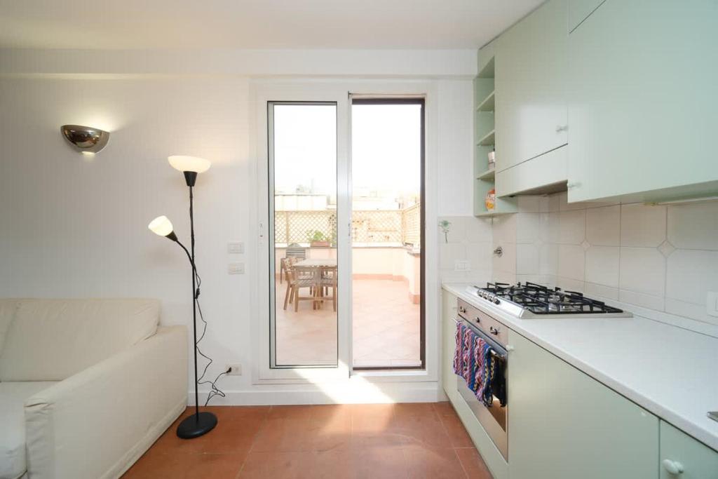 Juan's Trevi Apartment BuddyRent - 4