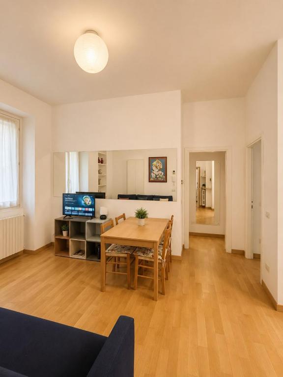 Central and Quite Flat with 2BDR, 2Bath, Self Checkin connected to Linate and Duomo in 5 mins - 4