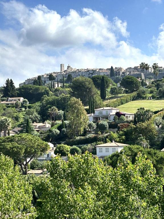 VILLA Saint-Paul-de-Vence - 2
