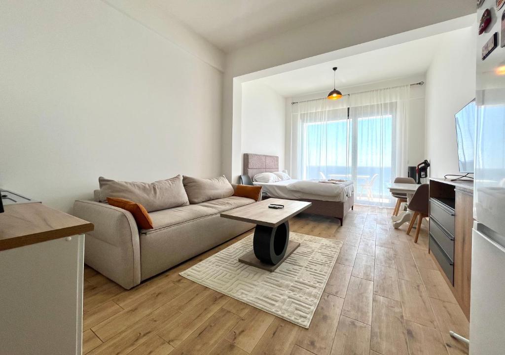 Waterfront Studio Apartment with Fantastic Sea View - 4
