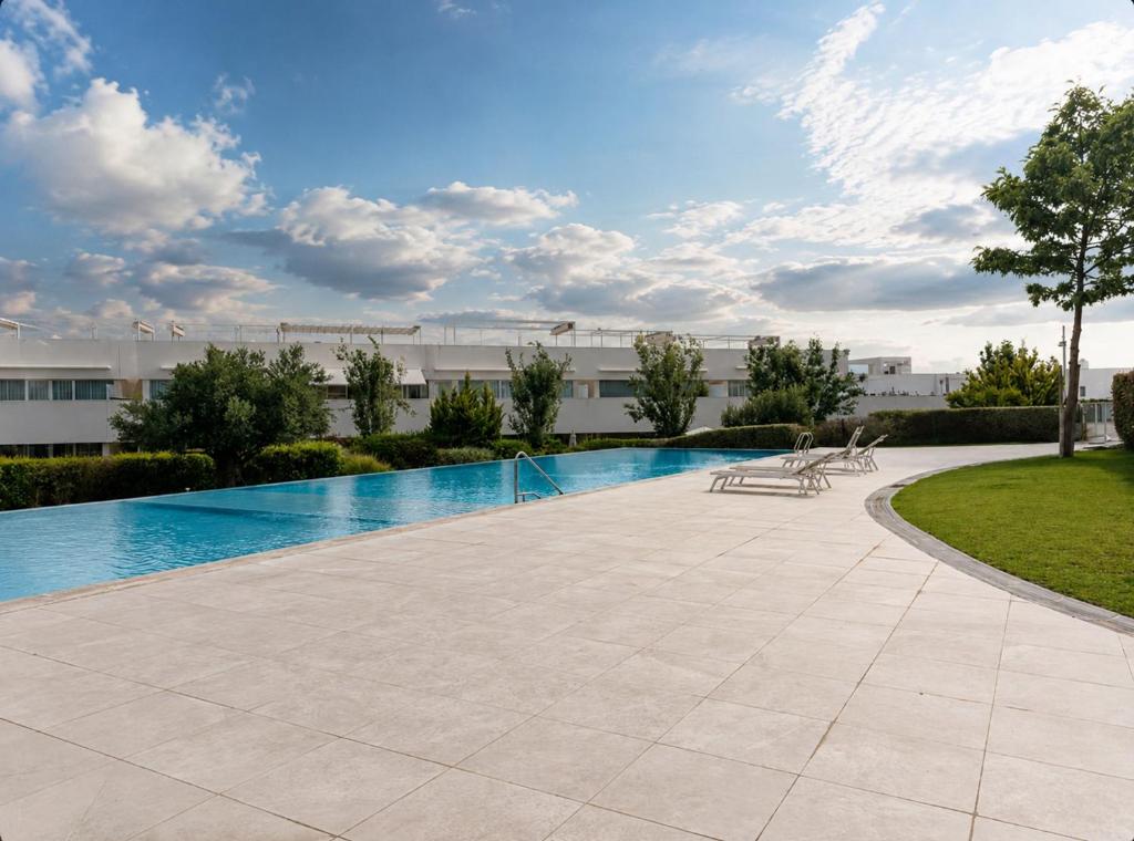 Modern Pool Bungalow - 3