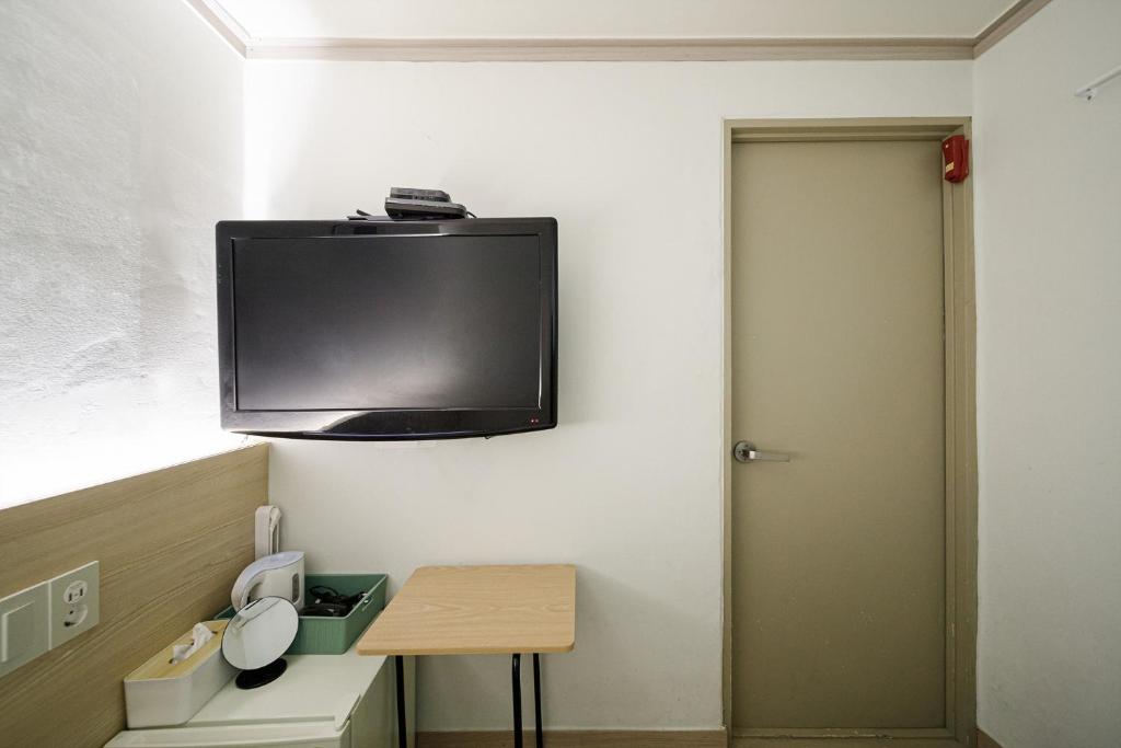 J5 Hostel