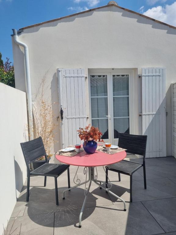 CHARMANTE PETITE MAISON avec patio - 5