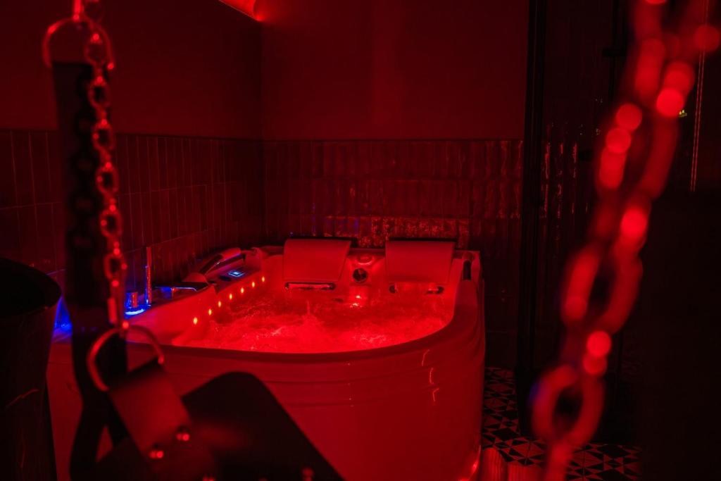Dominia Secret - Love Room BDSM Elegance & spa - 2