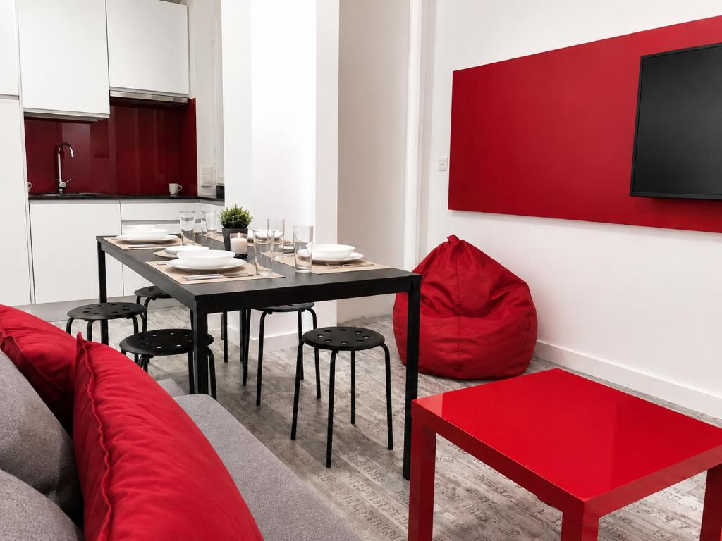 Smart-Tech Plaza Apartment - 2
