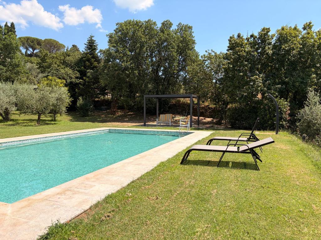 Elegant In-Villa House with Pool and Garden - 3