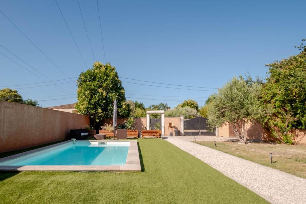 La Villa Romana pour 12 personnes avec piscine privée à Nimes - 4