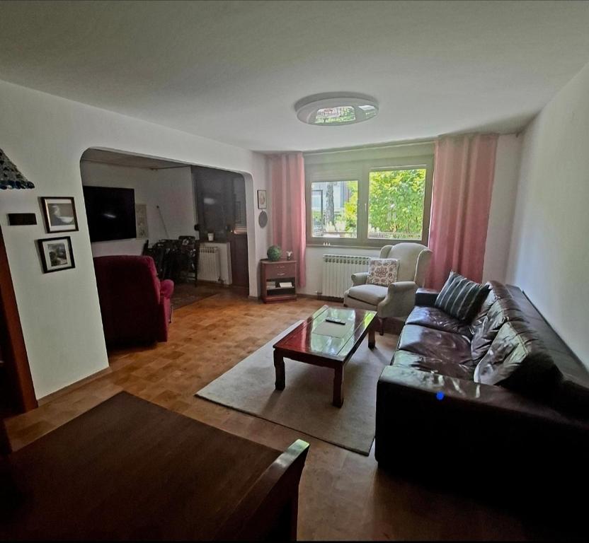 Townhouse Aerodrom - 4