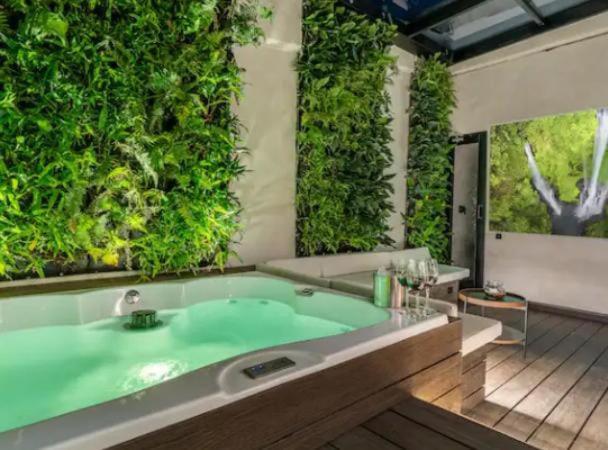 Duplex con jacuzzi y turco privados, POBLADO MEDELLIN - 4