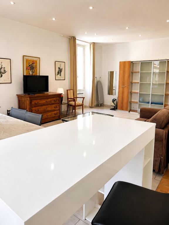 2 Bedroom Apartment Cannes Center by Sweet Accommodation - 4