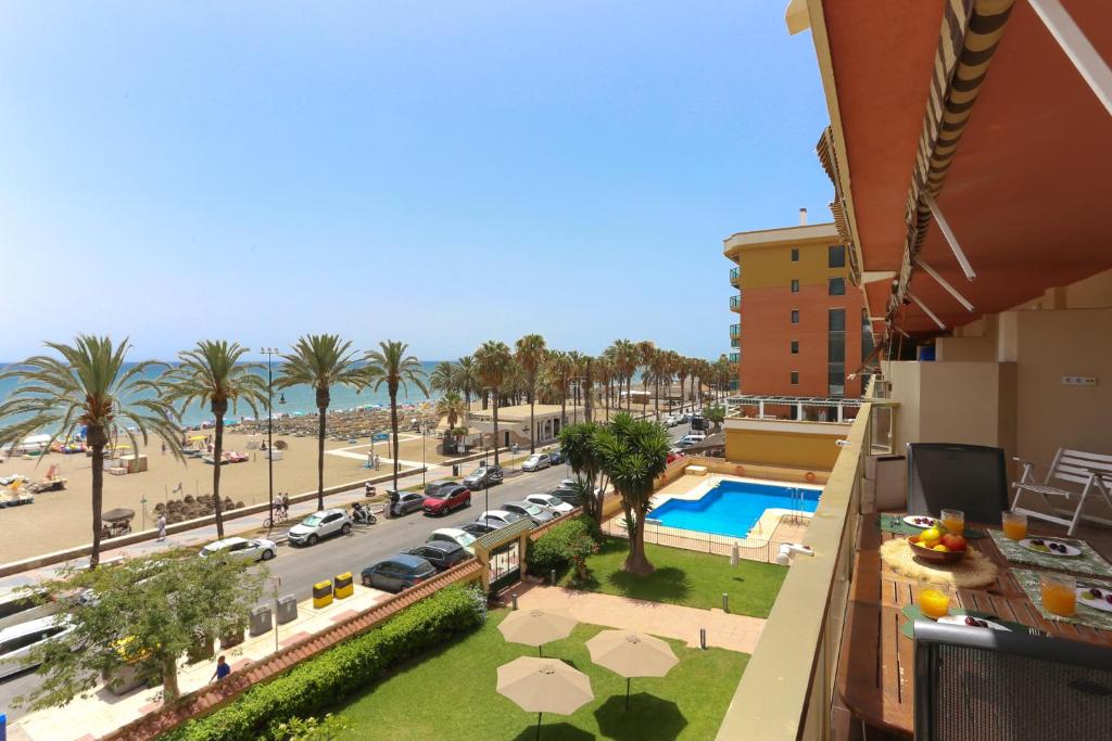 Primera Línea de Playa con Gran Terraza - 3