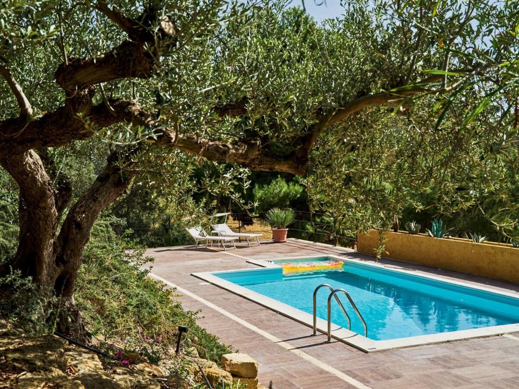 Villa Carruba next to beach jewel with pool - 3