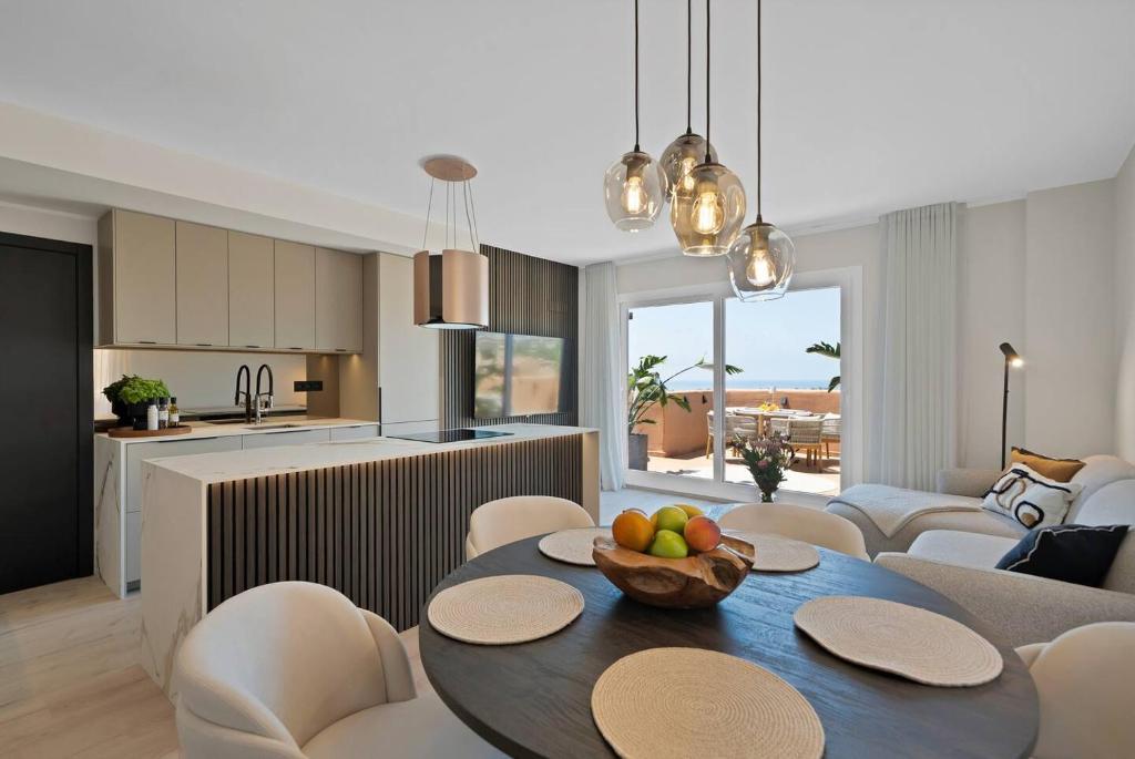 Serene Sea View Penthouse 4 Terraces & Sea Views - 3