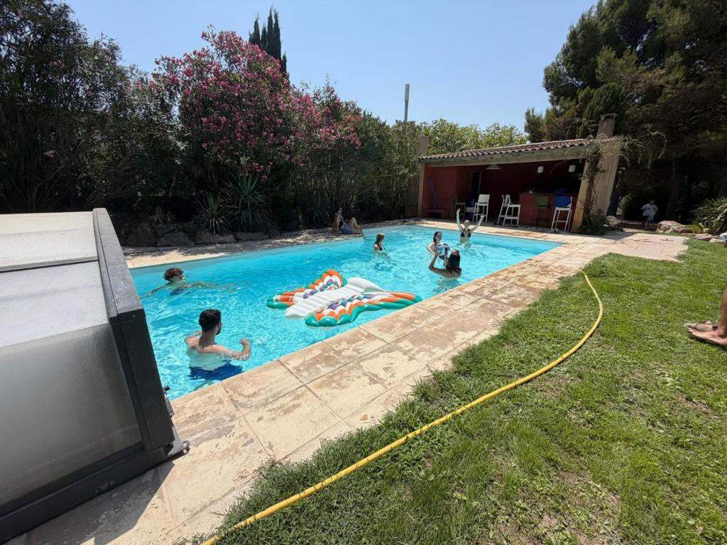 Villa Biterre, piscine et jardin arboré - 3