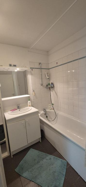Grand Appartement Spacieux 5 min Gares - 2