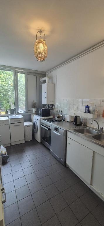 Grand Appartement Spacieux 5 min Gares - 5