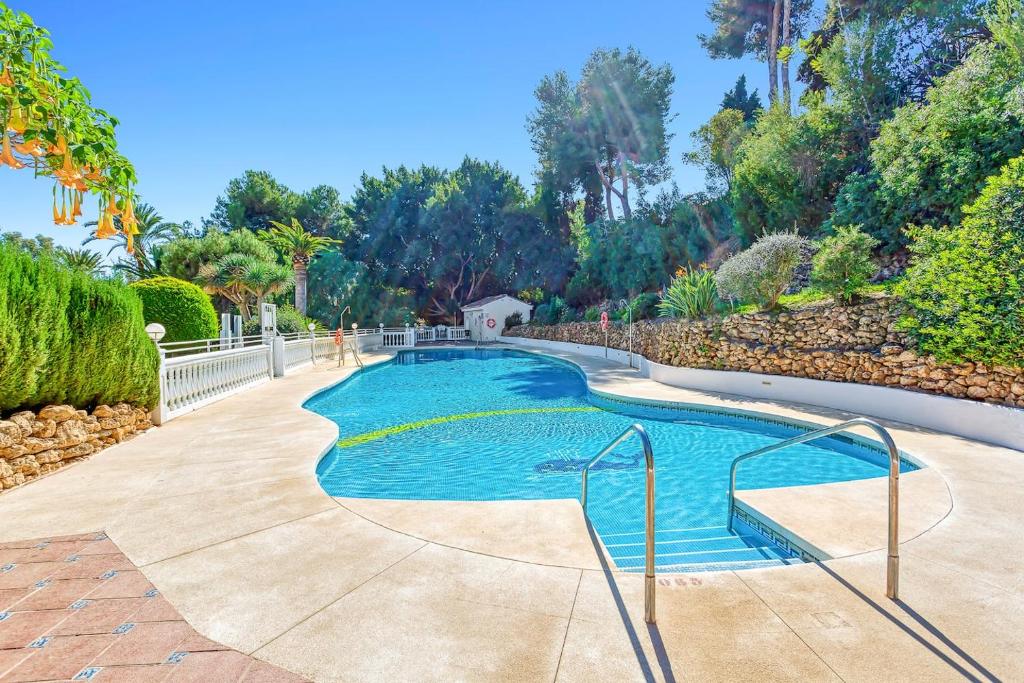 Townhouse w Pool, BBQ, Terrace & Garden - 5