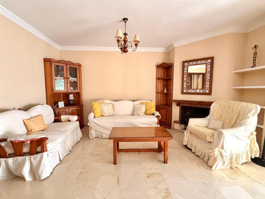Confortable Apartamento en Fuengirola Centro - 2